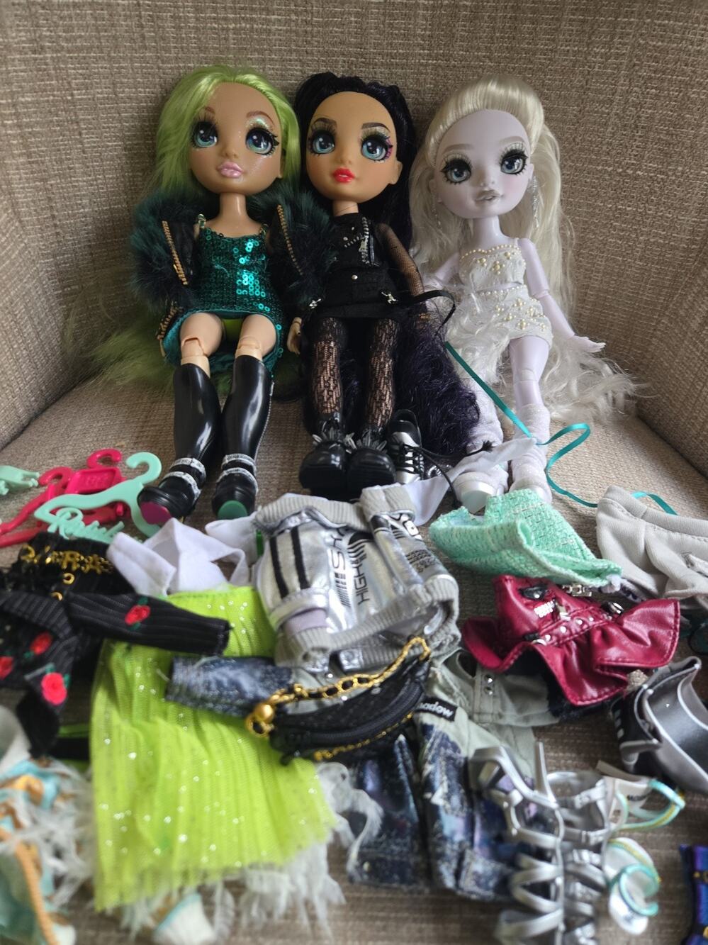 RAINBOW HIGH Shadow High Lot of 3 Dolls Ainsley And Accessories